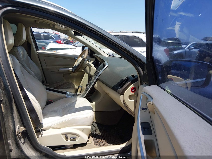 2011 Volvo Xc60 VIN YV4952DL6B2191386 IAAI salvage auction — NORMAL WEAR, Original (Texas), sold $225 on 2026-07-28 (photo 5)