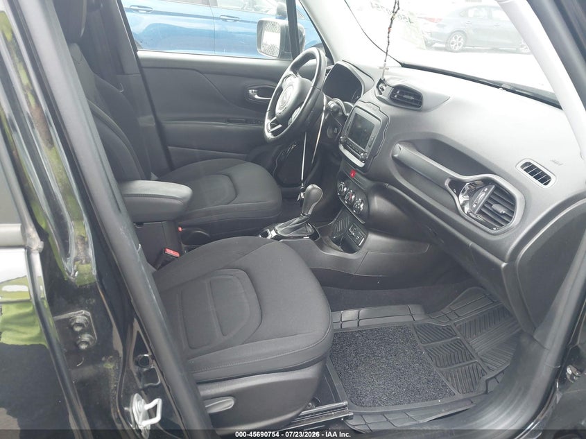2017 Jeep Renegade VIN ZACCJABB4HPF77621 IAAI salvage auction — NORMAL WEAR, Repossession Paperwork (Georgia), sold $3,000 on 2026-08-19 (photo 5)