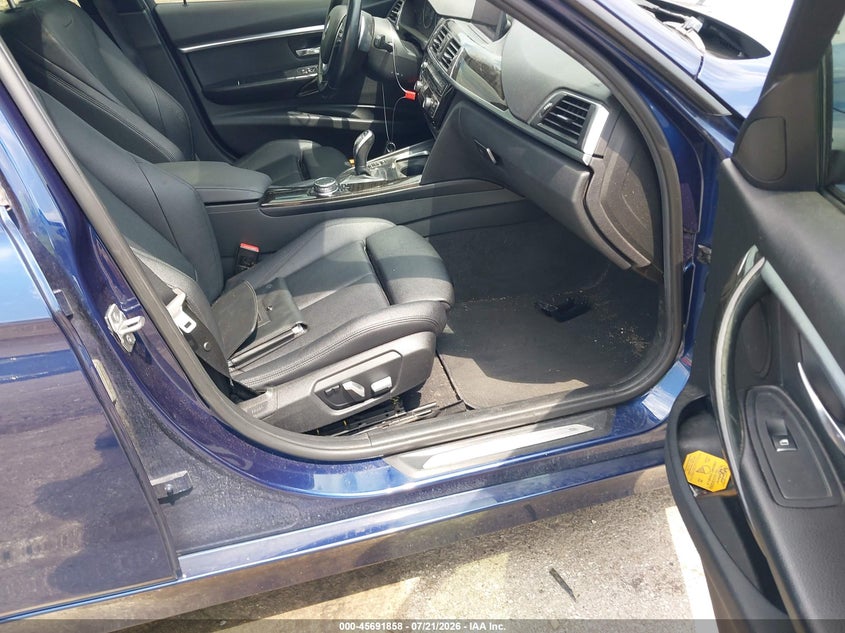 2016 BMW 3er VIN WBA8E3G57GNT78057 IAAI salvage auction — NORMAL WEAR, Salvage Title, sold $25 on 2026-07-29 (photo 5)