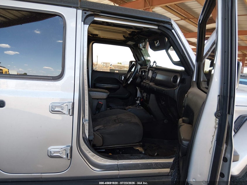 2020 Jeep Gladiator VIN 1C6HJTAG0LL212694 IAAI salvage auction — UNKNOWN, Wait Title, sold $15,800 on 2026-09-01 (photo 5)