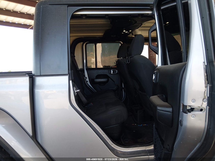 2020 Jeep Gladiator VIN 1C6HJTAG0LL212694 IAAI salvage auction — UNKNOWN, Wait Title, sold $15,800 on 2026-09-01 (photo 8)