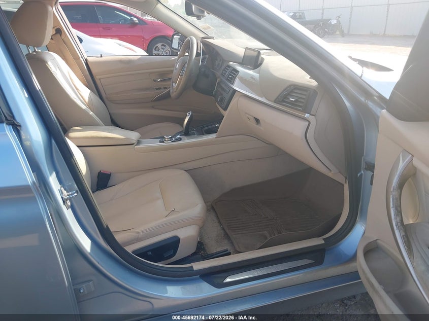 2012 BMW 3er VIN WBA3A5C59CF348067 IAAI salvage auction — REAR END, Salvage Title, sold $1,000 on 2026-08-23 (photo 5)
