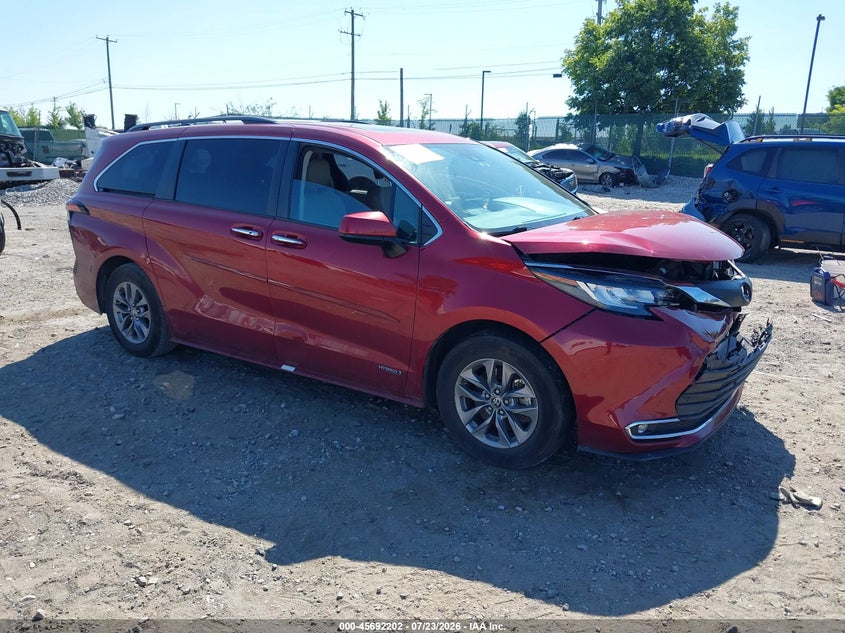2021 Toyota Sienna VIN 5TDYRKECXMS074097 — IAAI salvage auction photo