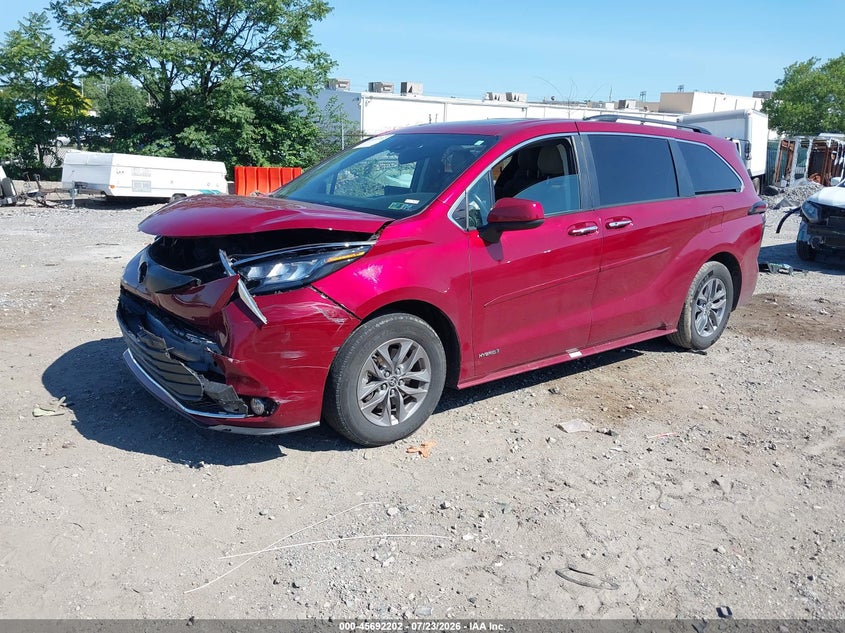 2021 Toyota Sienna VIN 5TDYRKECXMS074097 IAAI salvage auction — FRONT END, Salvage Title, sold $8,600 on 2026-08-23 (photo 2)