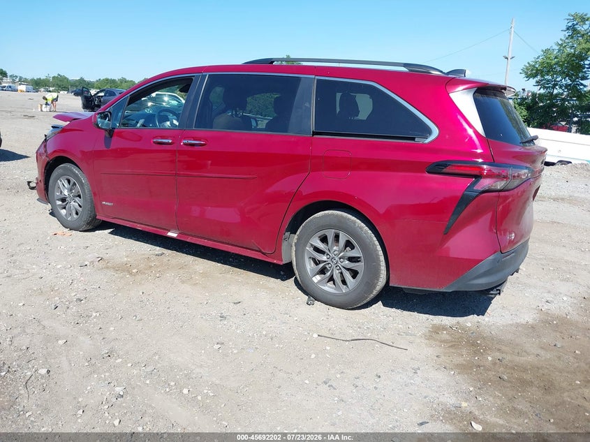 2021 Toyota Sienna VIN 5TDYRKECXMS074097 IAAI salvage auction — FRONT END, Salvage Title, sold $8,600 on 2026-08-23 (photo 3)