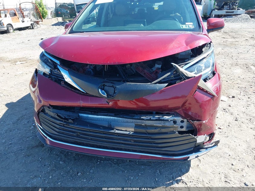 2021 Toyota Sienna VIN 5TDYRKECXMS074097 IAAI salvage auction — FRONT END, Salvage Title, sold $8,600 on 2026-08-23 (photo 6)