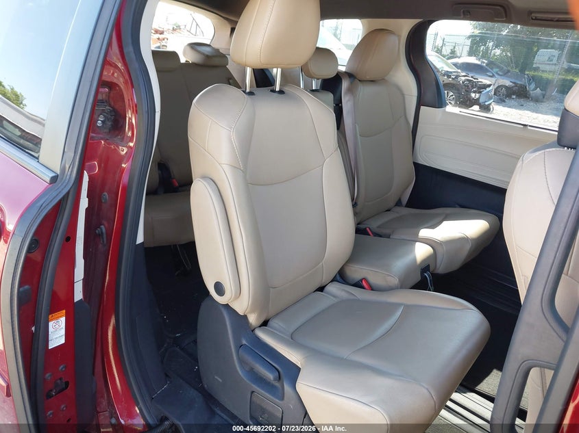 2021 Toyota Sienna VIN 5TDYRKECXMS074097 IAAI salvage auction — FRONT END, Salvage Title, sold $8,600 on 2026-08-23 (photo 8)