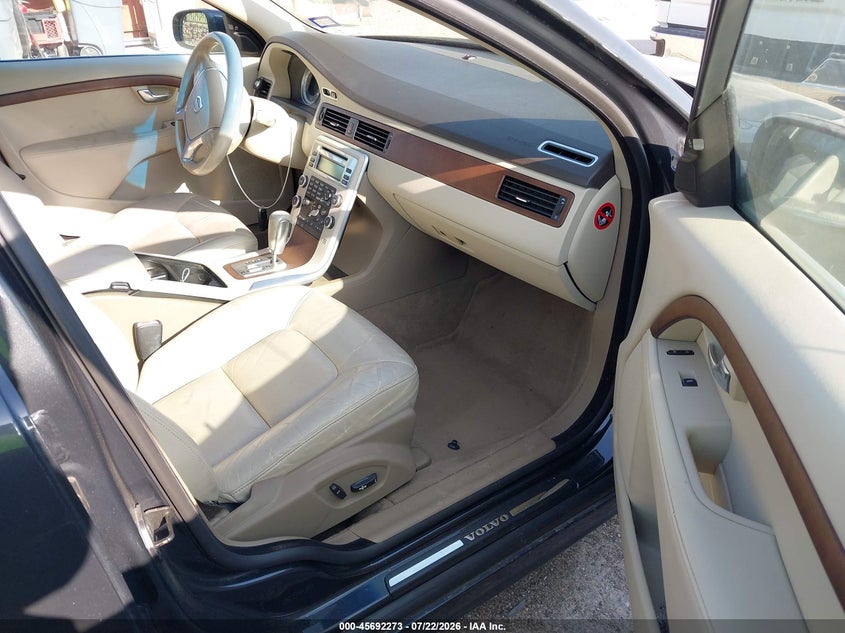 2011 Volvo S80 VIN YV1952AS5B1147538 IAAI salvage auction — REAR END, Salvage (Texas), sold $550 on 2026-08-11 (photo 5)