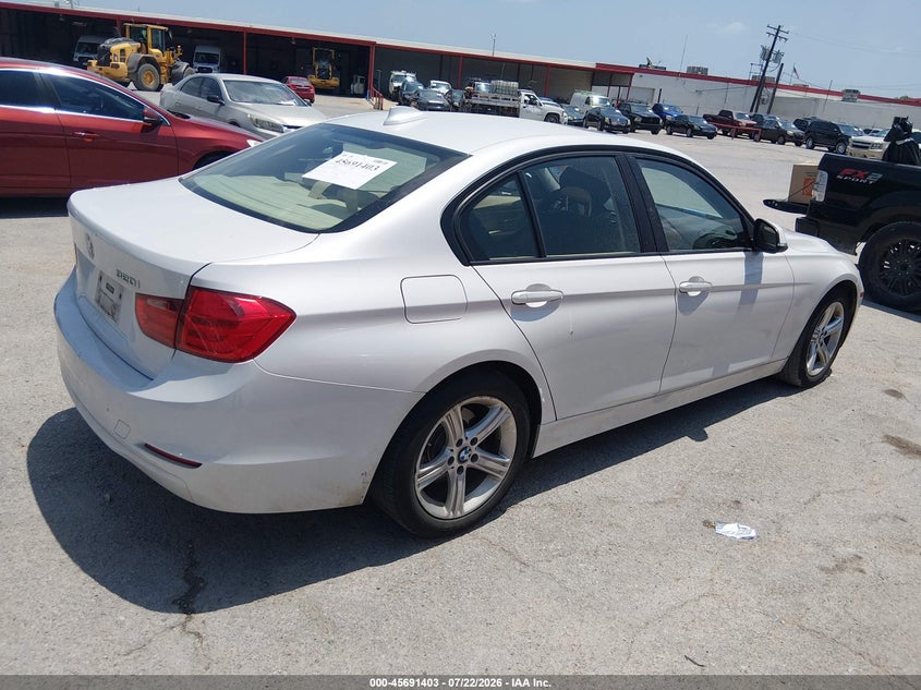 2013 BMW 3 series VIN WBA3B1C50DF461817 IAAI salvage auction — NORMAL WEAR, Original (Texas), sold $1,750 on 2026-08-10 (photo 4)