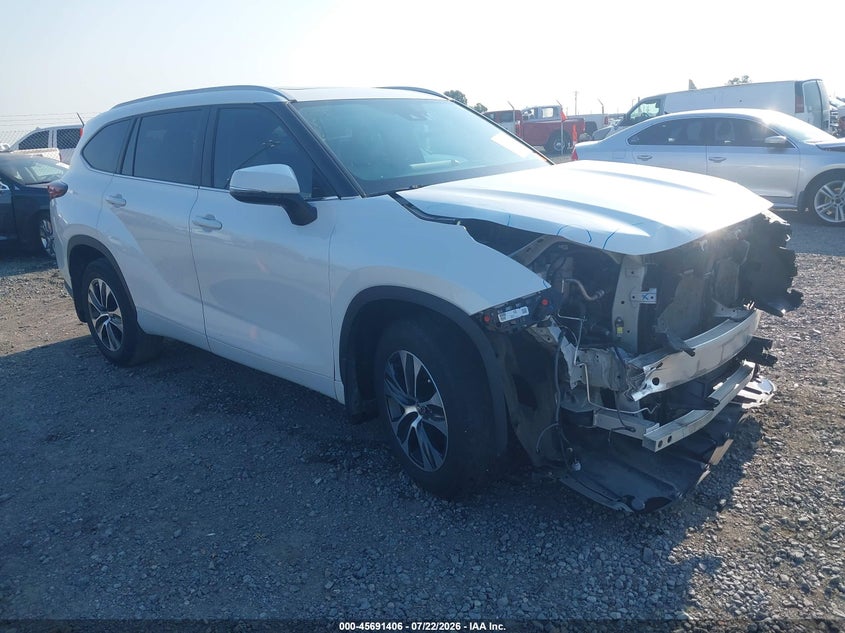 2024 Toyota Highlander VIN 5TDKDRAH1RS536908 — IAAI salvage auction photo