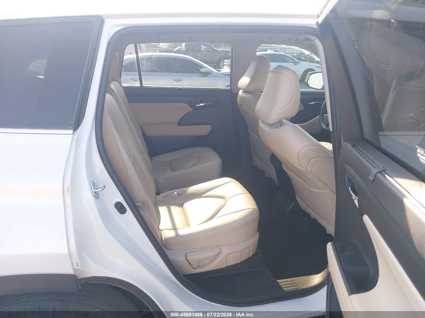 2024 Toyota Highlander VIN 5TDKDRAH1RS536908 IAAI salvage auction — FRONT END, Clear (Arkansas), sold $18,500 on 2026-08-26 (photo 8)