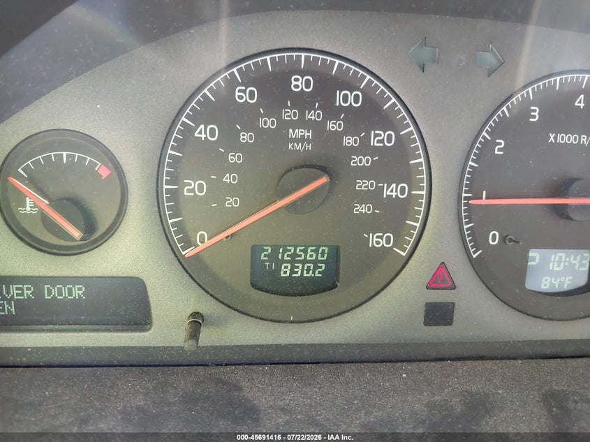 2002 Volvo V70 VIN YV1SZ58D121053073 IAAI salvage auction — NORMAL WEAR, Original (Maine), sold $25 on 2026-07-27 (photo 7)
