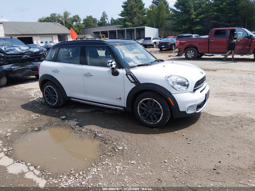 2015 Mini Countryman VIN WMWZC5C56FWP42182 IAAI salvage auction — NORMAL WEAR, Clear (Massachusetts), sold $25 on 2026-07-29 (photo 1)
