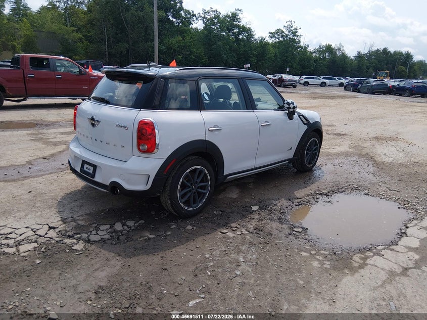 2015 Mini Countryman VIN WMWZC5C56FWP42182 IAAI salvage auction — NORMAL WEAR, Clear (Massachusetts), sold $25 on 2026-07-29 (photo 4)