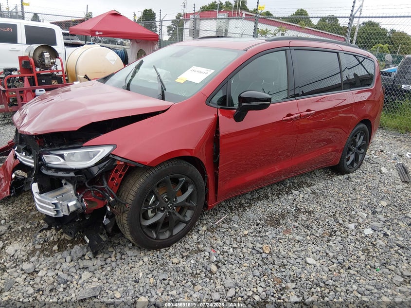 2026 Chrysler Pacifica VIN 2C4RC1GG9TR190544 IAAI salvage auction — FRONT END, Salvage (West Virginia), sold $10,300 on 2026-08-26 (photo 2)