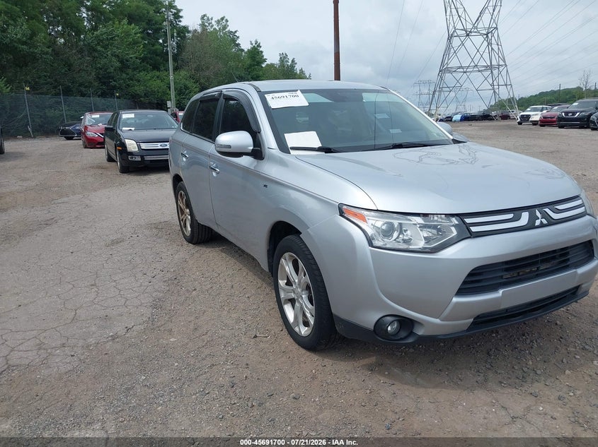 2014 Mitsubishi Outlander VIN JA4JZ4AX3EZ006871 IAAI salvage auction — NORMAL WEAR, Clear (Pennsylvania), sold $475 on 2026-07-31 (photo 1)