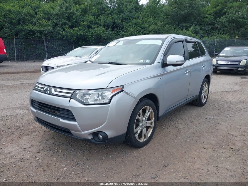 2014 Mitsubishi Outlander VIN JA4JZ4AX3EZ006871 IAAI salvage auction — NORMAL WEAR, Clear (Pennsylvania), sold $475 on 2026-07-31 (photo 2)