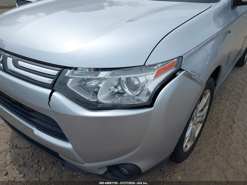 2014 Mitsubishi Outlander VIN JA4JZ4AX3EZ006871 IAAI salvage auction — NORMAL WEAR, Clear (Pennsylvania), sold $475 on 2026-07-31 (photo 6)