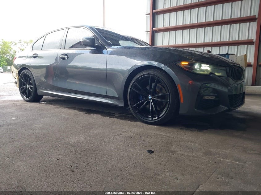 2020 BMW 3er VIN WBA5R1C07LFH59968 IAAI salvage auction — REAR END, Wait Title, sold $13,600 on 2026-08-19 (photo 1)