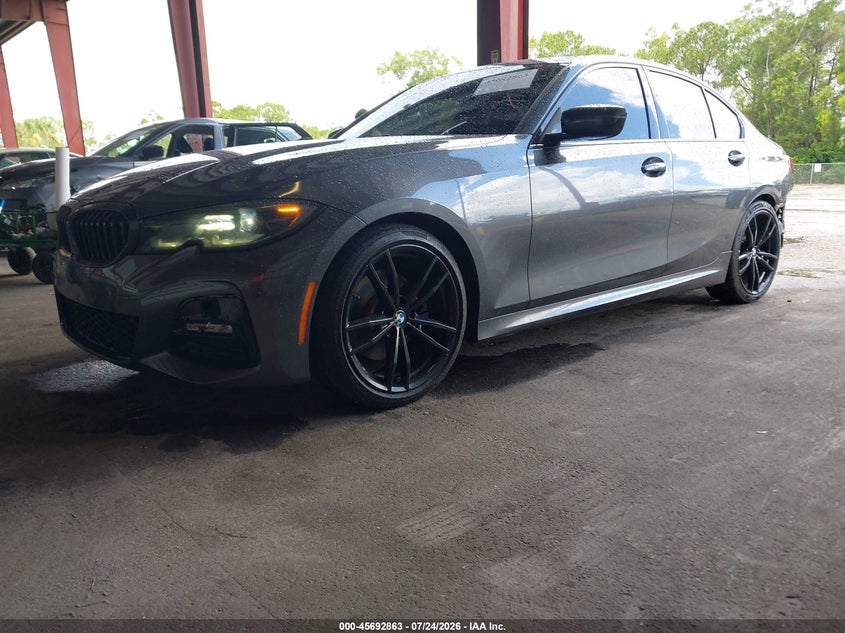 2020 BMW 3er VIN WBA5R1C07LFH59968 IAAI salvage auction — REAR END, Wait Title, sold $13,600 on 2026-08-19 (photo 2)