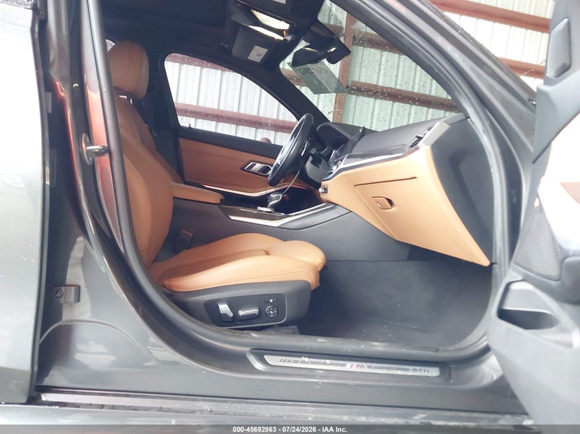 2020 BMW 3er VIN WBA5R1C07LFH59968 IAAI salvage auction — REAR END, Wait Title, sold $13,600 on 2026-08-19 (photo 5)