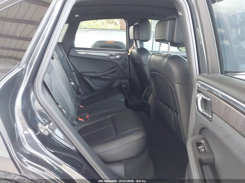 2019 Porsche Macan VIN WP1AA2A59KLB07121 IAAI salvage auction — FRONT END, Rebuildable (Florida), sold $16,700 on 2026-08-18 (photo 8)
