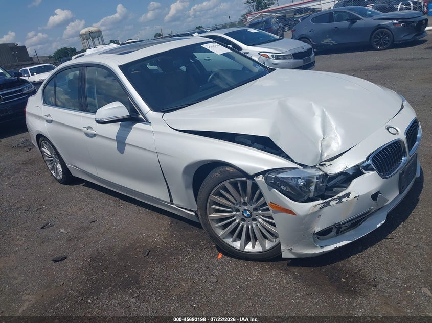 2014 BMW 3er VIN WBA3B5C59EP540681 IAAI salvage auction — FRONT END, Salvage Title, sold $2,325 on 2026-08-10 (photo 1)