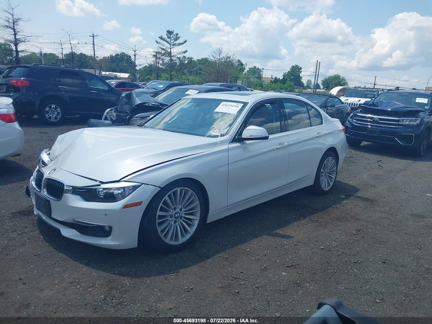 2014 BMW 3er VIN WBA3B5C59EP540681 IAAI salvage auction — FRONT END, Salvage Title, sold $2,325 on 2026-08-10 (photo 2)