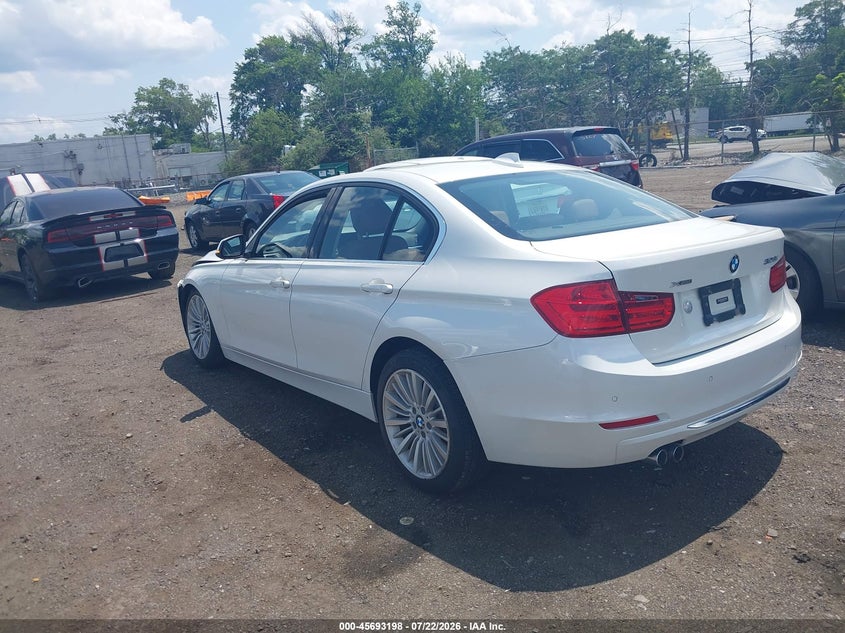2014 BMW 3er VIN WBA3B5C59EP540681 IAAI salvage auction — FRONT END, Salvage Title, sold $2,325 on 2026-08-10 (photo 3)