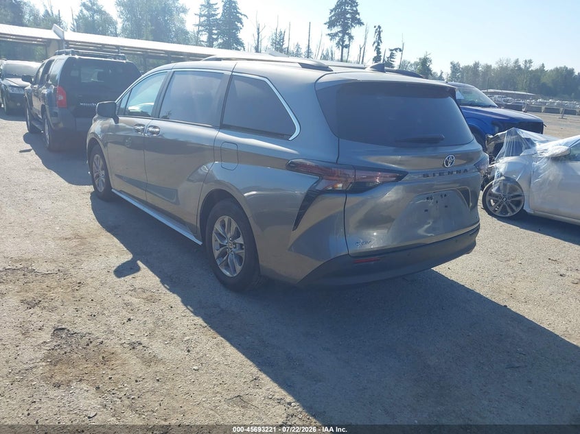 2026 Toyota Sienna VIN 5TDYRKEC7TS292139 IAAI salvage auction — LEFT SIDE, Enterprise Vehicles Clear Only (Washington), sold $35,750 on 2026-07-29 (photo 3)