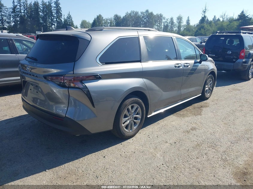 2026 Toyota Sienna VIN 5TDYRKEC7TS292139 IAAI salvage auction — LEFT SIDE, Enterprise Vehicles Clear Only (Washington), sold $35,750 on 2026-07-29 (photo 4)