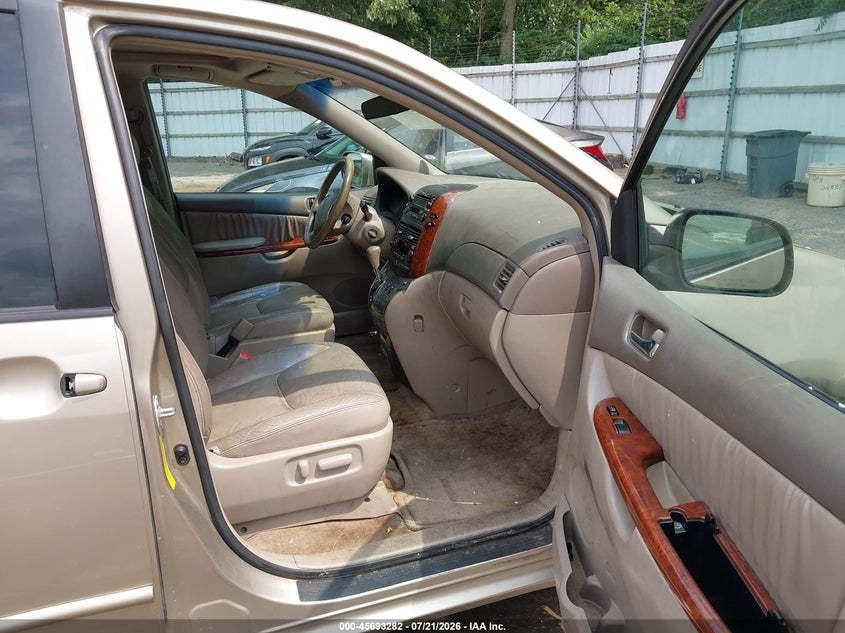 2005 Toyota Sienna VIN 5TDZA22C95S385070 IAAI salvage auction — NORMAL WEAR, Clear (Michigan), sold $675 on 2026-08-01 (photo 5)