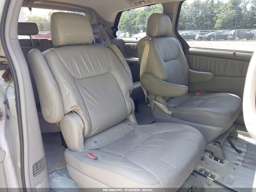 2007 Toyota Sienna VIN 5TDBK22C27S003933 IAAI salvage auction — NORMAL WEAR, Clear (New York), sold $25 on 2026-07-28 (photo 8)