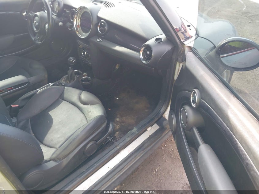2012 Mini Cooper VIN WMWZP3C51CT249743 IAAI salvage auction — HAIL, Clear (Oklahoma), sold $225 on 2026-09-15 (photo 5)