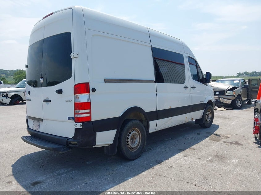 2007 Dodge Sprinter VIN WD0PE745075195794 IAAI salvage auction — LEFT FRONT, Salvage (Missouri), sold $800 on 2026-08-20 (photo 4)