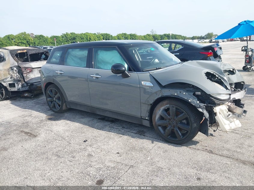2016 Mini Clubman VIN WMWLN9C56G2E47831 IAAI salvage auction — FRONT END, Wait Title, sold $200 on 2026-08-13 (photo 1)