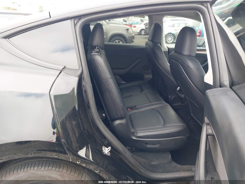 2024 Tesla Model y VIN 7SAYGAEE8RF983066 IAAI salvage auction — SIDE, Salvage Title, sold $16,100 on 2026-08-02 (photo 8)