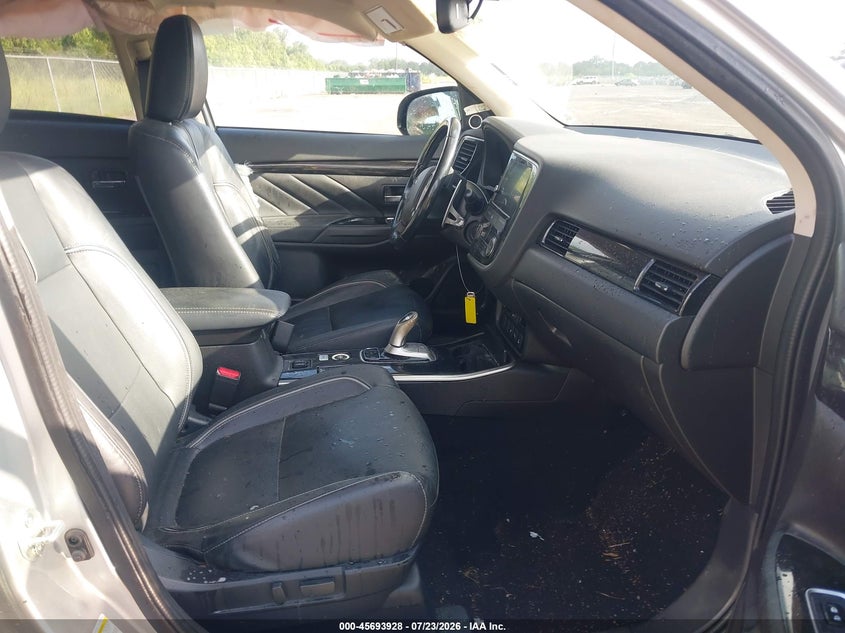 2018 Mitsubishi Outlander VIN JA4J24A53JZ031735 IAAI salvage auction — LEFT SIDE, Salvage Title, sold $1,425 on 2026-09-09 (photo 5)