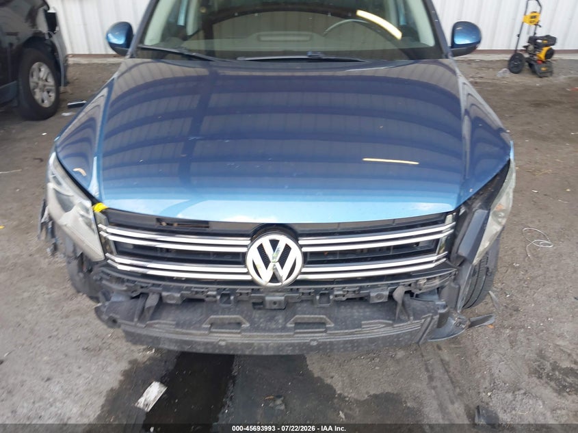 2017 Volkswagen Tiguan VIN WVGAV7AX3HW510969 IAAI salvage auction — FRONT & REAR, Wait Title, sold $1,350 on 2026-08-15 (photo 6)