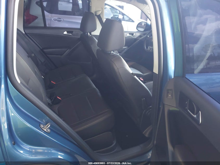 2017 Volkswagen Tiguan VIN WVGAV7AX3HW510969 IAAI salvage auction — FRONT & REAR, Wait Title, sold $1,350 on 2026-08-15 (photo 8)