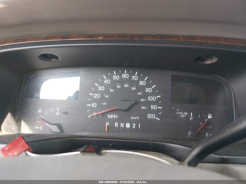 1998 Lincoln TOWN CAR VIN 1LNFM82W3WY676298 IAAI salvage auction — NORMAL WEAR, Clear (Idaho), sold $150 on 2026-07-31 (photo 7)