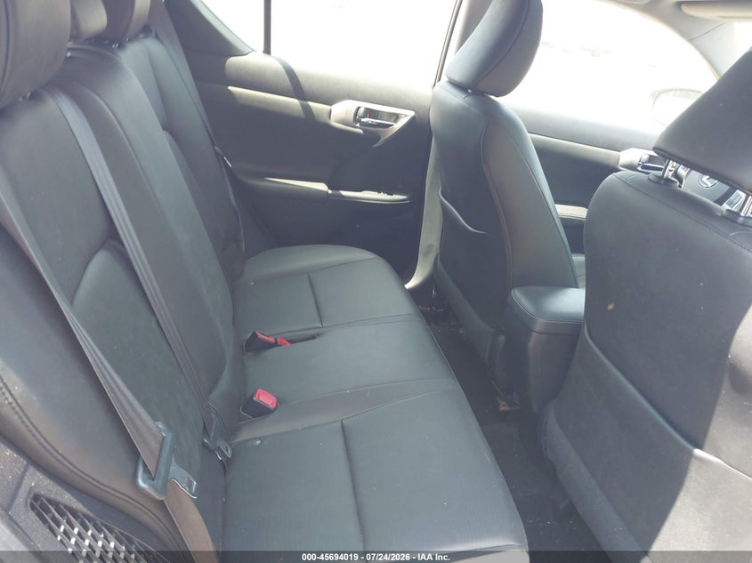 2012 Lexus Ct VIN JTHKD5BH0C2120871 IAAI salvage auction — NORMAL WEAR, Clear (Pennsylvania), sold $25 on 2026-07-31 (photo 8)
