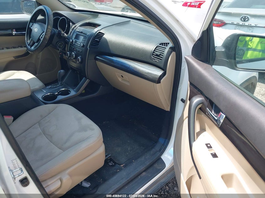 2011 Kia Sorento VIN 5XYKTCA10BG011747 IAAI salvage auction — NORMAL WEAR, Clear - Public Restricted (Oklahoma), sold $25 on 2026-07-28 (photo 5)