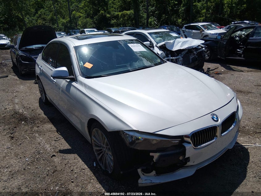 2014 BMW 3er VIN WBA3B5C55EP541021 IAAI salvage auction — RIGHT FRONT, Wait Title, sold $1,750 on 2026-08-11 (photo 1)