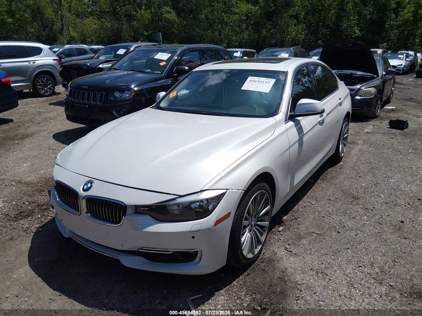 2014 BMW 3er VIN WBA3B5C55EP541021 IAAI salvage auction — RIGHT FRONT, Wait Title, sold $1,750 on 2026-08-11 (photo 2)
