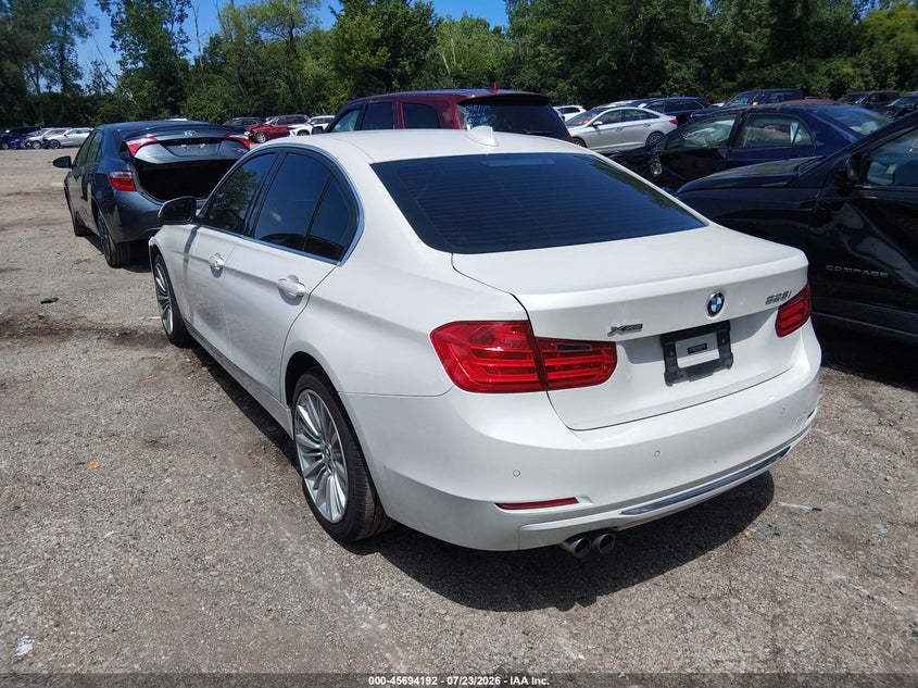 2014 BMW 3er VIN WBA3B5C55EP541021 IAAI salvage auction — RIGHT FRONT, Wait Title, sold $1,750 on 2026-08-11 (photo 3)