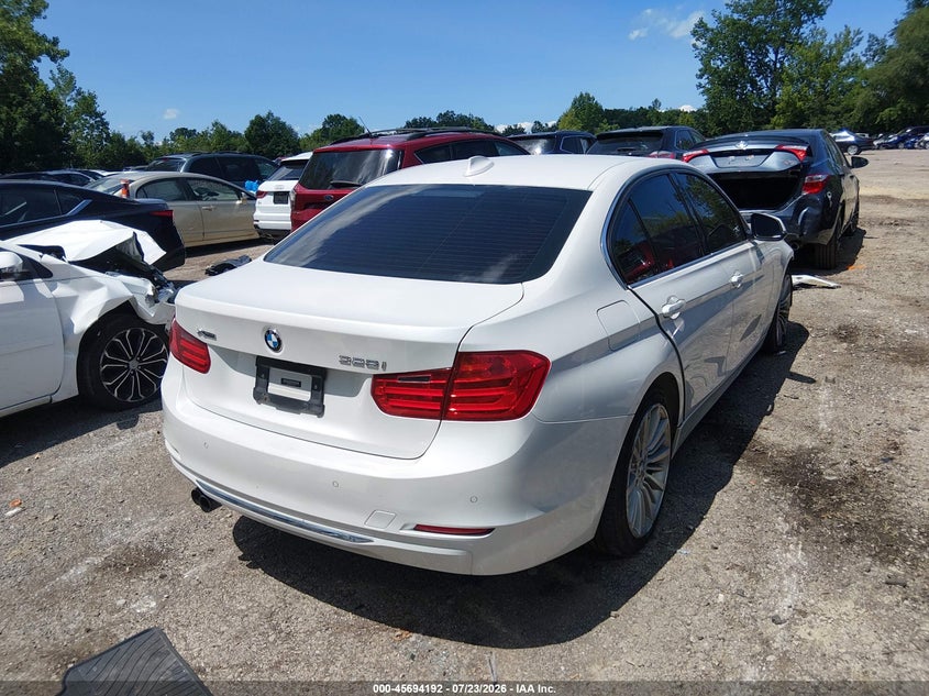 2014 BMW 3er VIN WBA3B5C55EP541021 IAAI salvage auction — RIGHT FRONT, Wait Title, sold $1,750 on 2026-08-11 (photo 4)