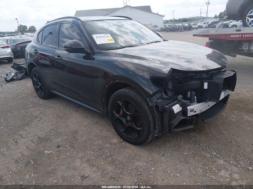 2018 Alfa romeo Stelvio VIN ZASFAKNN8J7B95398 IAAI salvage auction — FRONT END, Wait Title, sold $6,000 on 2026-08-15 (photo 1)