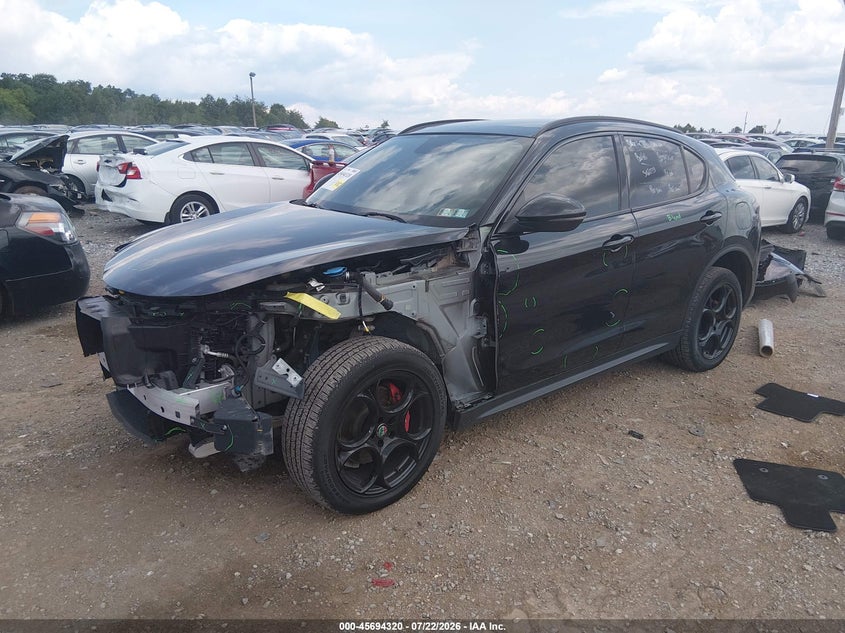 2018 Alfa romeo Stelvio VIN ZASFAKNN8J7B95398 IAAI salvage auction — FRONT END, Wait Title, sold $6,000 on 2026-08-15 (photo 2)
