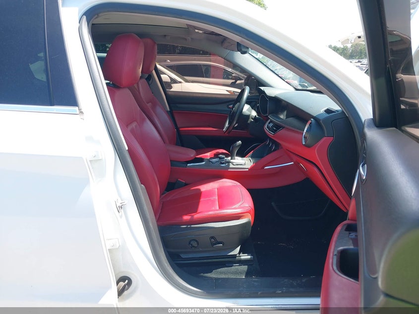 2020 Alfa romeo Stelvio VIN ZASPAKBN9L7C97806 IAAI salvage auction — WATER/FLOOD, Mv-907A (New York), sold $8,875 on 2026-09-15 (photo 5)